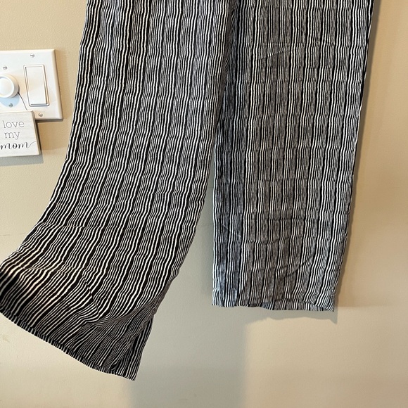 Cynthia Rowley Black & White Striped Rayon Pants - Picture 8 of 11
